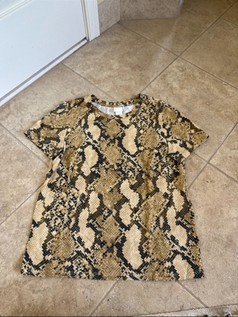 H&M Snake Print Short Sleeve Tee